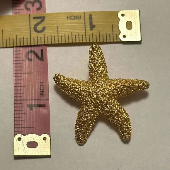 Vintage Textured Gold Toned Starfish Brooch - Picture 4 of 6